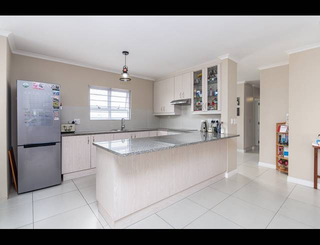 3 BEDROOM FREESTANDING SOLD IN SUNNINGDALE